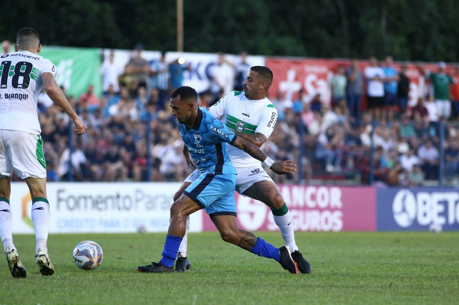 Coritiba vence o Azuriz por 2×0 e assumiu a vice-liderança do Paranaense